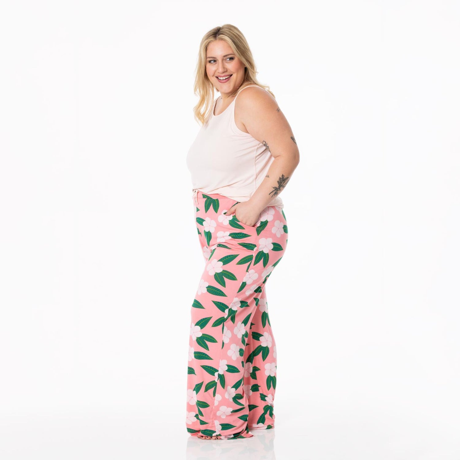 Cami and Print Lounge Pants Pajama Set in Strawberry Plumeria