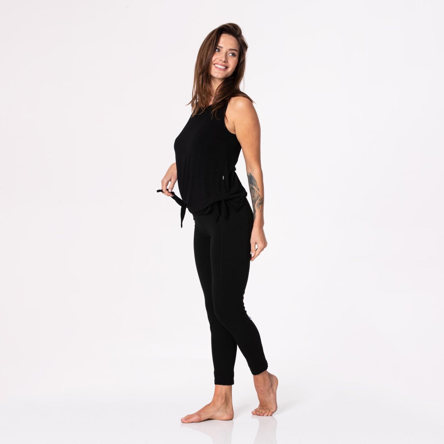 Women's Luxe Stretch 7/8 Leggings with Pockets in Midnight